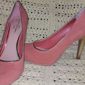 Jessica Simpson high heels Coral peach color with gold heels gorgeous size 9